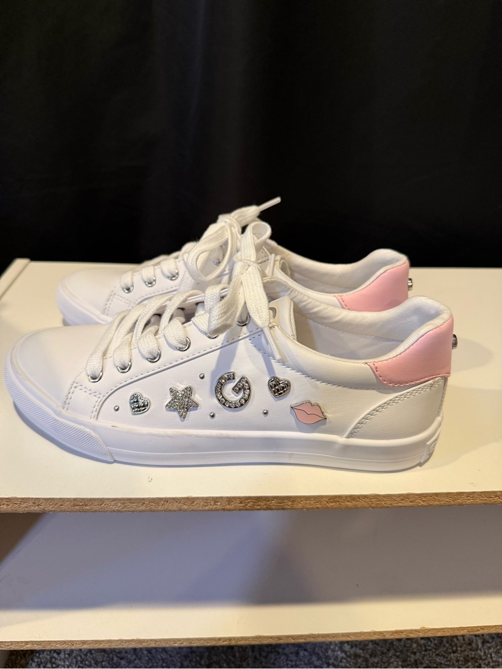 Never worn, brand new Guess
White & Pink Women's Lace-Up Casual Sneakers